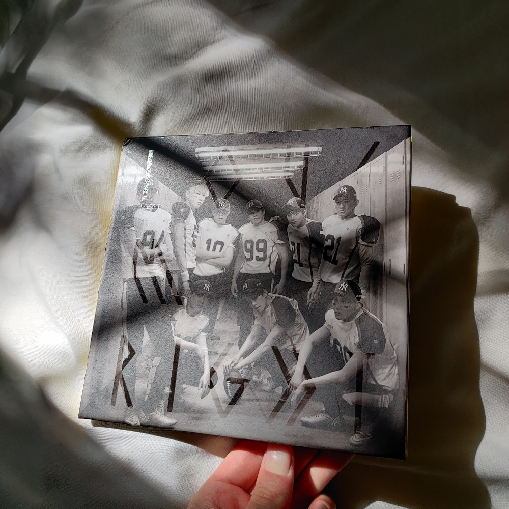 EXO Love Me Right Album with Suho Photocard